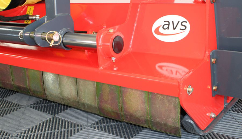 Schlegelmulcher AG 160cm Mulcher Front- und Heckanbau Mähwerk hydraulisch verschiebbar